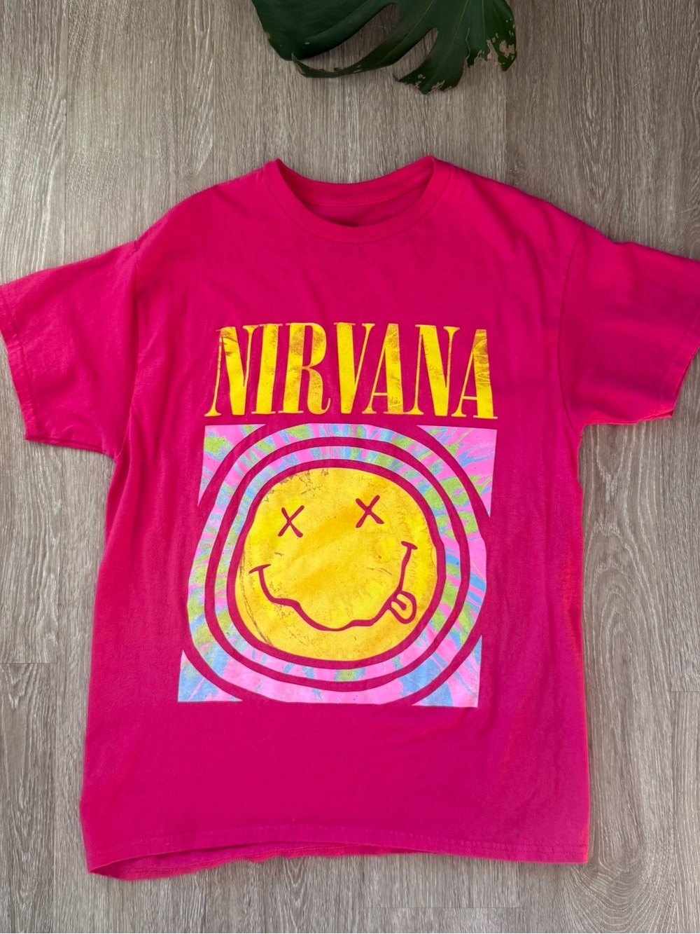 Nirvana Smiley Face Graphic Tee | Hot Pink Band Tee | Size M